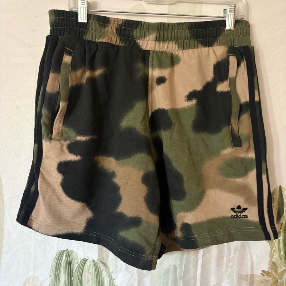 Men’s Adidas Camo Sweat Shorts 🌵M